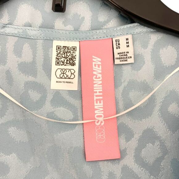 Something New Mia Satin Long Sleeve Wrap Top Blue Size Medium NWOT $40 MSRP - Picture 4 of 8